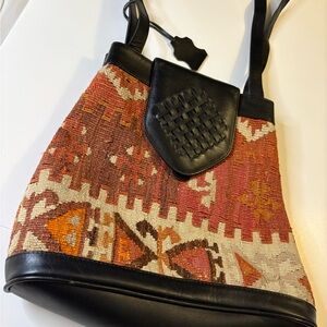 Kilim Creation woven bag Black and Multicolor Women's
